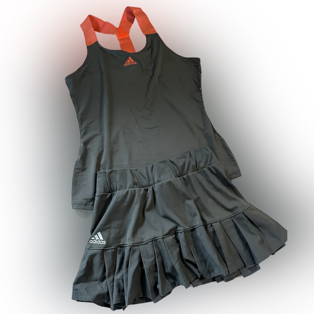 Adidas Tennis set (skirt and top) size M